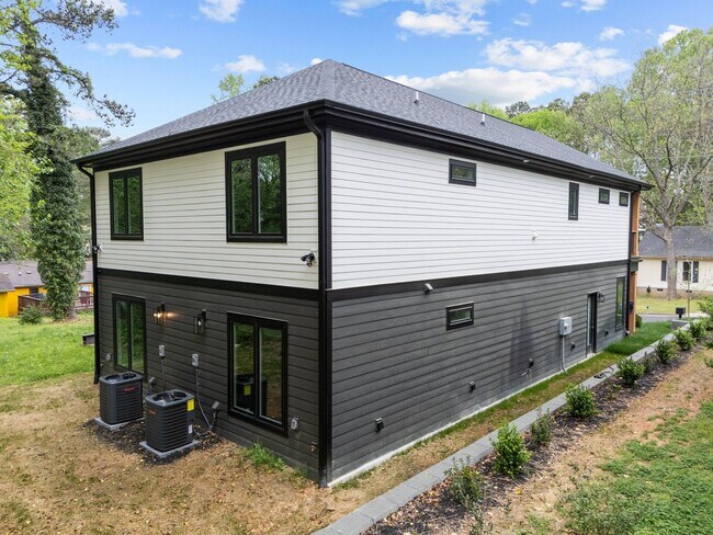 Building Photo - 6509 Lincolnville Rd