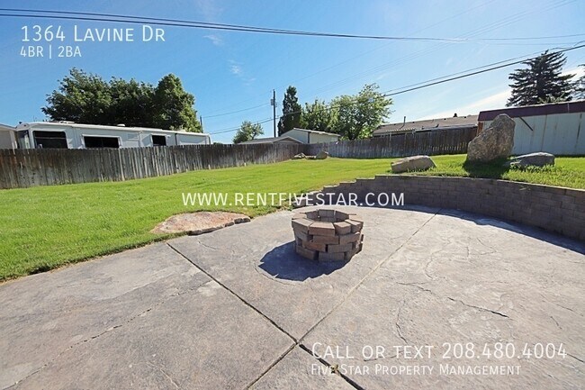 Building Photo - 1364 Lavine Dr