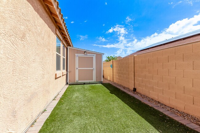 Building Photo - 729 W Silver Reef Dr
