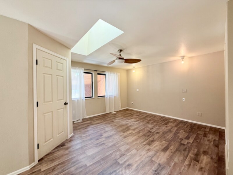 Building Photo - 301 W Mangrum Dr