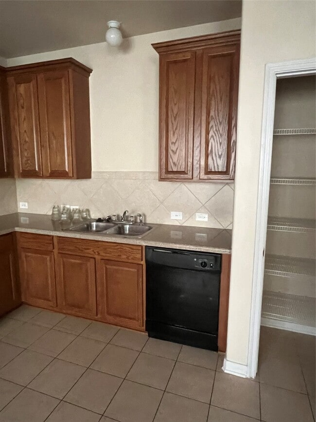 Building Photo - 9331 Harts Garden Ln