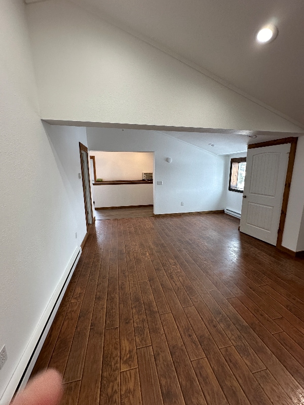 Building Photo - 705 Dakota St