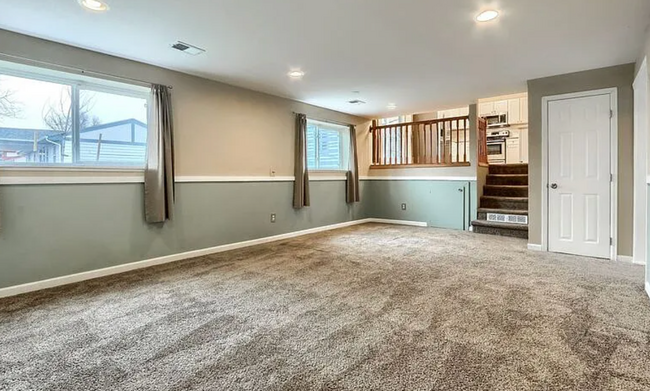 Building Photo - Charming & Spacious 5-Bedroom Home! Detach...