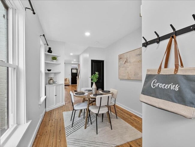 Building Photo - Gorgeous 4 Bedroom 2.5 Bathroom Available in Lancaster City