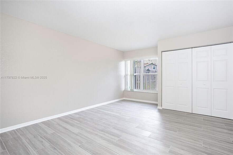 Building Photo - 617 Woodgate Ln