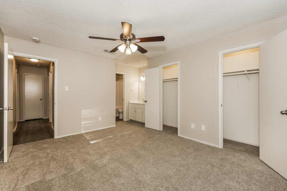 Building Photo - 6004 Cool Springs Dr