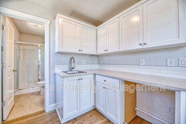 Building Photo - 17071 SW Friendly Ln