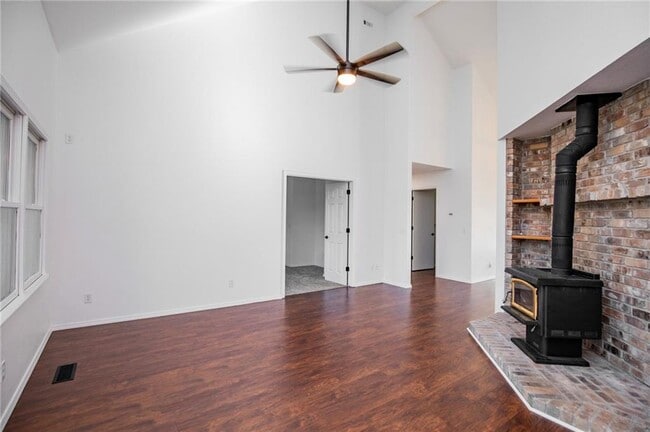 Building Photo - 8165 Old White River Rd