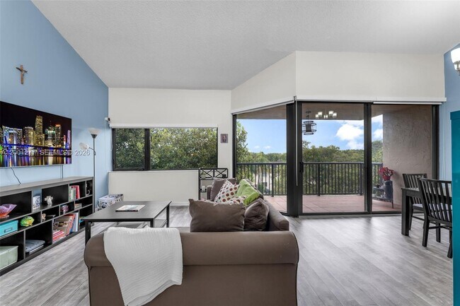 Building Photo - 6701 SW 116th Ct