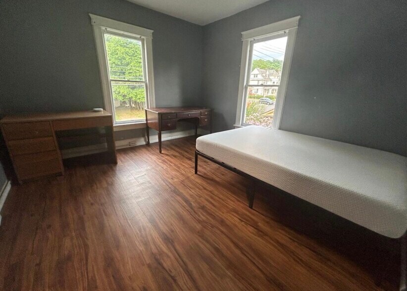 Building Photo - 36 Mill St