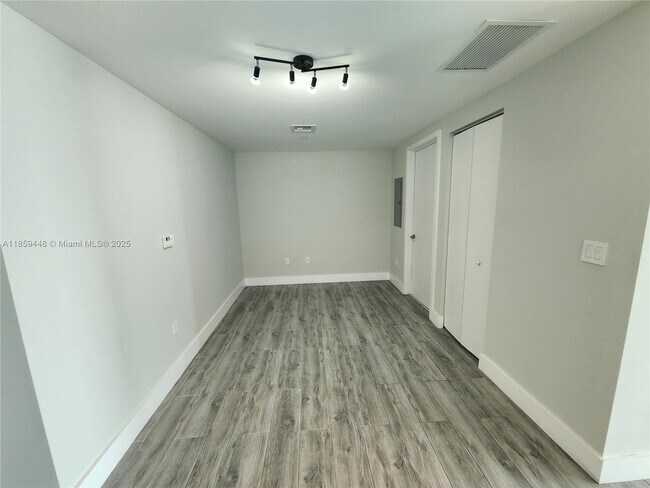 Building Photo - 1300 S Miami Ave