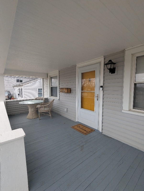 Building Photo - 232 31st St NE