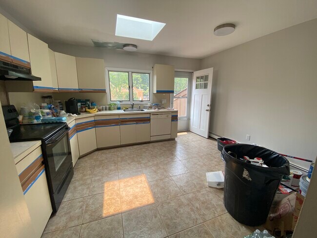 Building Photo - 2074 Motor Pky