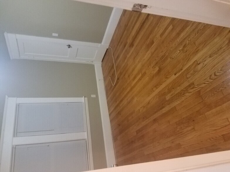 Building Photo - 72 Ardmore St