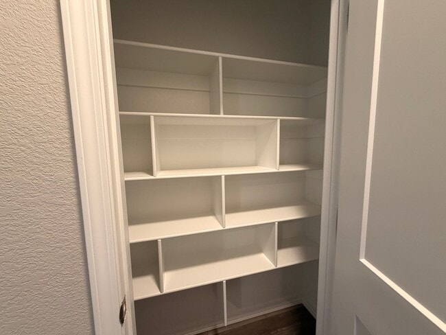 Building Photo - Welcome to your dream home in Russellville, AR!