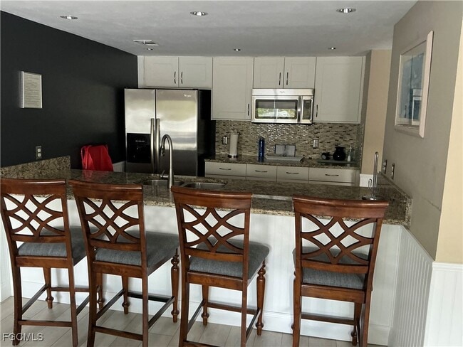 Building Photo - 2885 Palm Beach Blvd