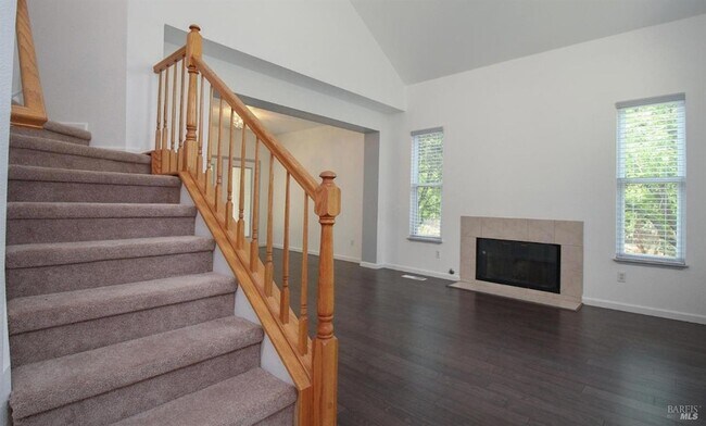 Building Photo - 3500 Crownridge Dr