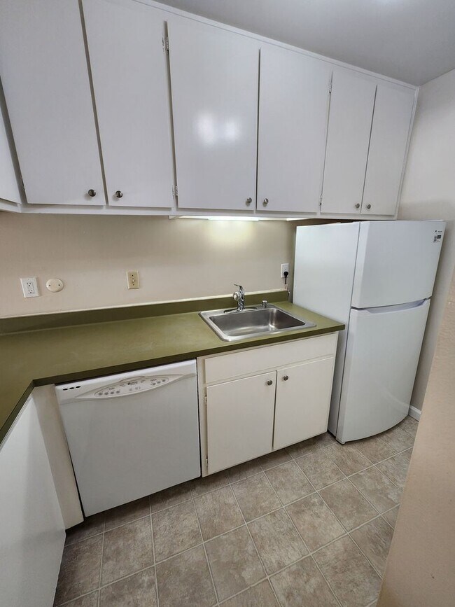 Building Photo - 1 bedroom upstairs unit in Walnut Park