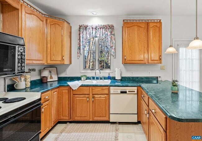 Building Photo - 1510 Beacon Hill