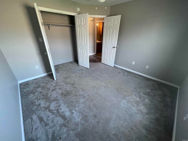 Building Photo - 54 W Plaza Blvd