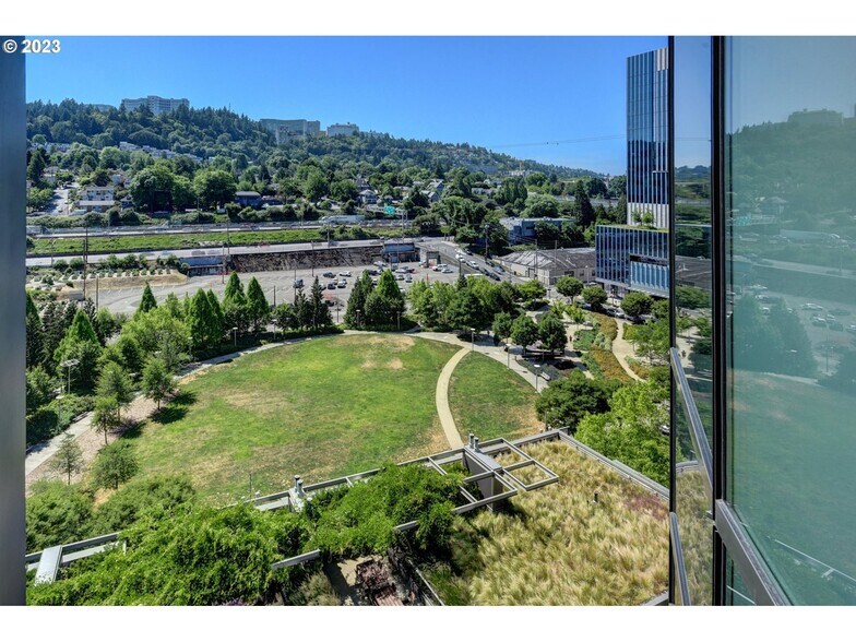 Building Photo - 3601 sw river parkway