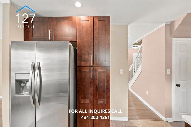 Building Photo - Spacious 4-Bedroom Single Family home with Large Backyard & Ample Storage