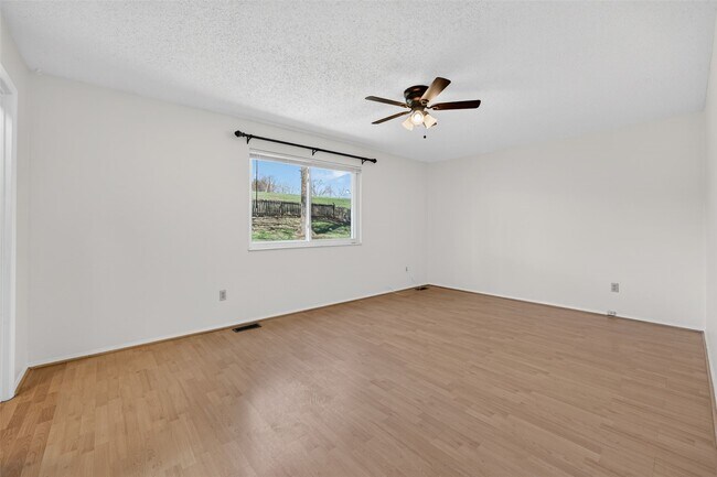 Building Photo - 1261 Mautenne Dr