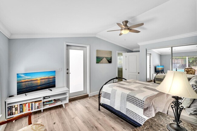 Building Photo - 3204 Beacon St