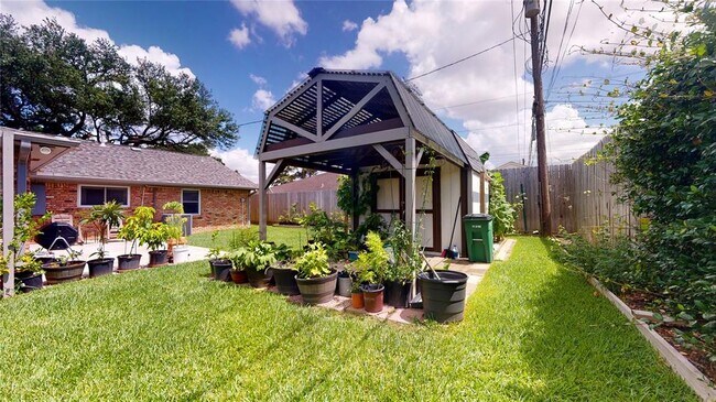 Building Photo - 3011 Larknolls Ln