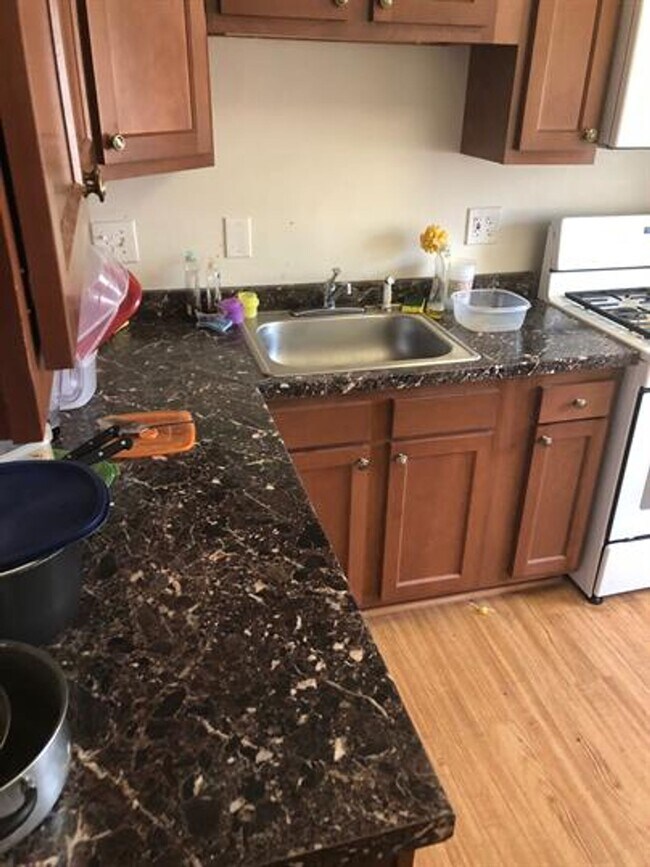 Building Photo - 9083 Meadow Heights Rd