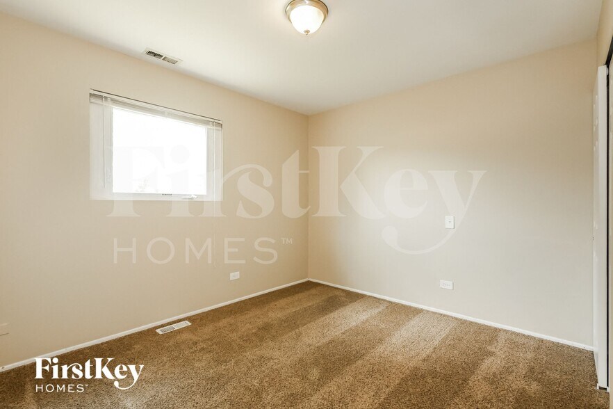 Building Photo - 105 Oxford Ln