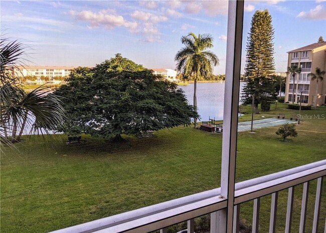 Building Photo - 3668 Lake Bayshore Dr