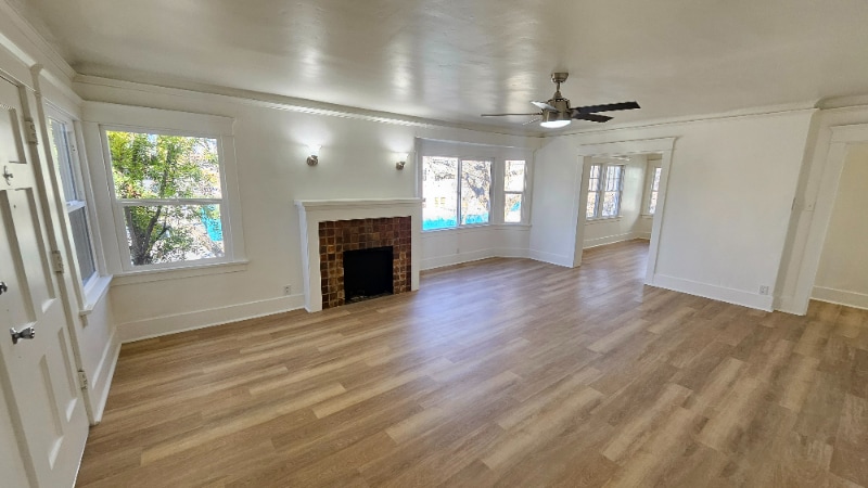 Building Photo - 3220 W 2nd St