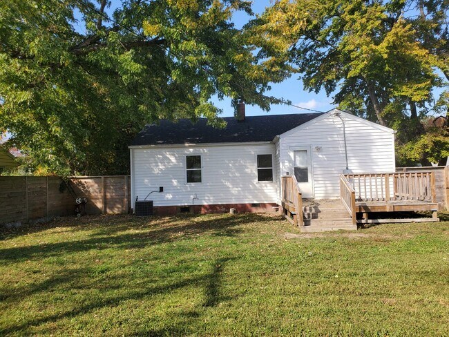Building Photo - Beautiful single family home