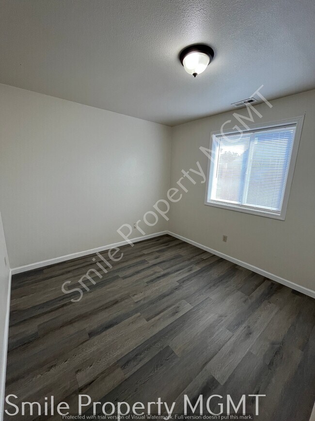Building Photo - 2216 SE 105th Ave