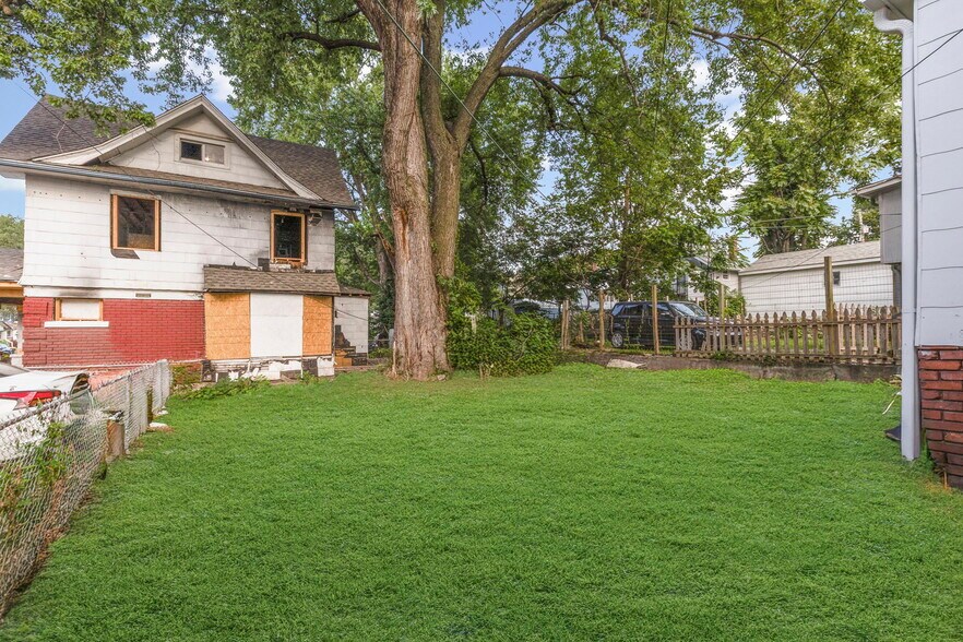 Building Photo - 336 N Hardesty Ave