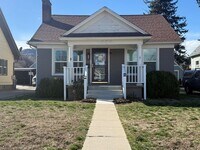 Building Photo - Now renting 4 bedroom House