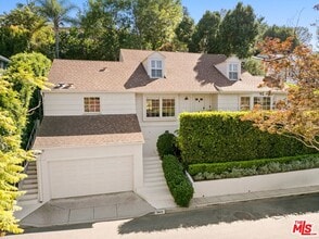 Building Photo - 3414 N Knoll Dr