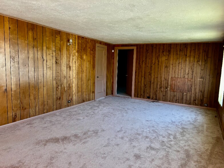 Building Photo - 222 Woodruff St