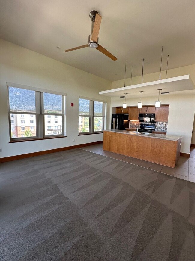 Building Photo - Blue Earth Place-One Bedroom available