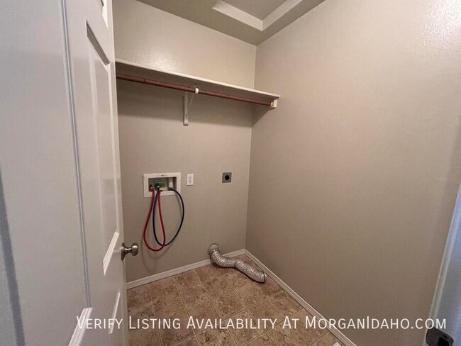 Building Photo - 5498 S Loughs Way