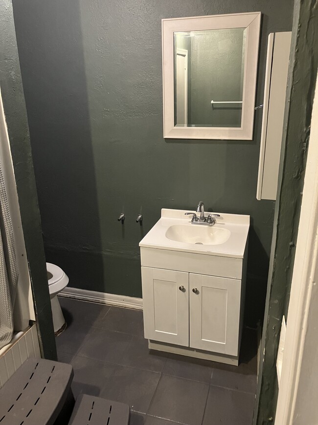 Building Photo - 6207 Valley King