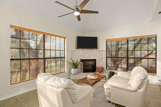 Building Photo - 1352 Lakeshore Dr