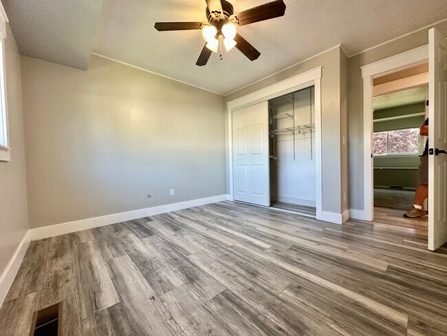Building Photo - 45 River Cir Dr