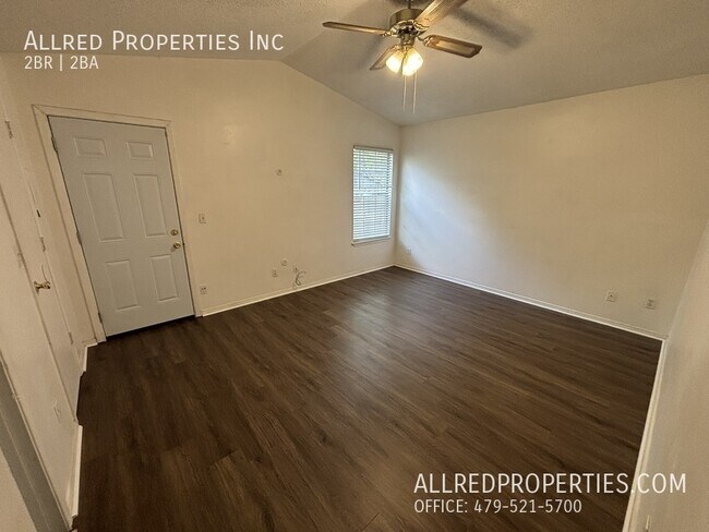 Building Photo - 1712 N Noelle Ave