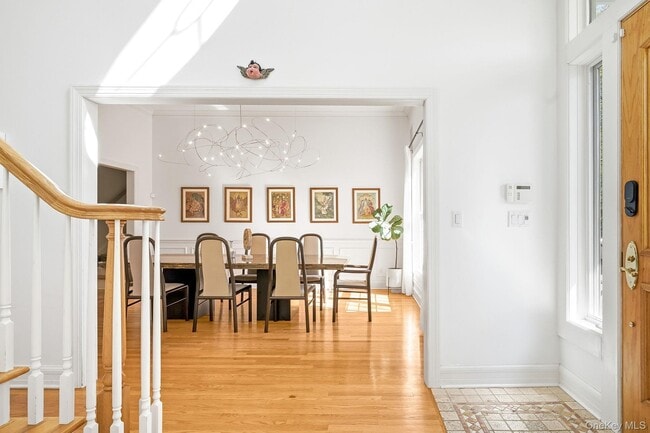 Building Photo - 60 Hillside Ln