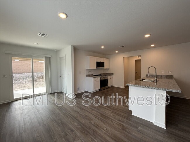 Building Photo - 2580 View Way