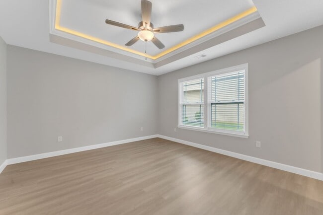 Building Photo - Modern 3-Bedroom Home with Granite Counter...