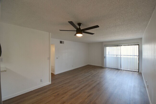 Building Photo - 7032 Remmet Ave