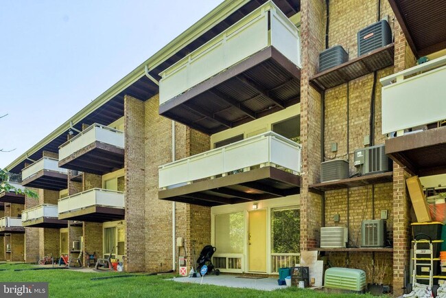Building Photo - 575 Wilson Bridge Dr